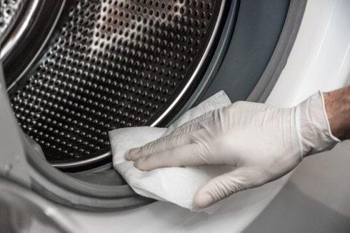 वॉशिंग मशीन की फफूँद को हटाने के लिए आज़माएँ यह नेचुरल साधन
