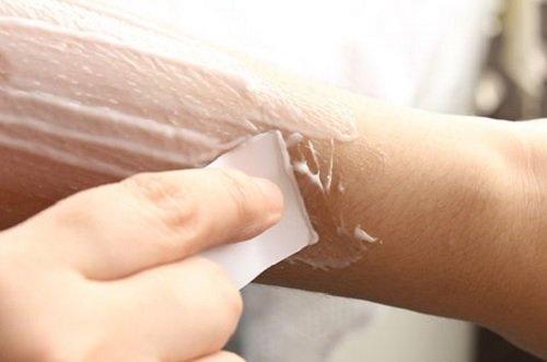 बालों को हटाने: चीनी, शहद और नींबू