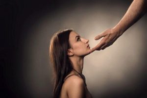 सब्मिसिव व्यक्ति के 5 मनोवैज्ञानिक लक्षण