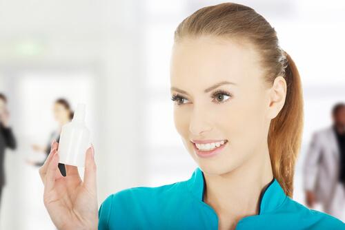 कानों की सफ़ाई के लिए हाइड्रोजन पेरॉक्साइड