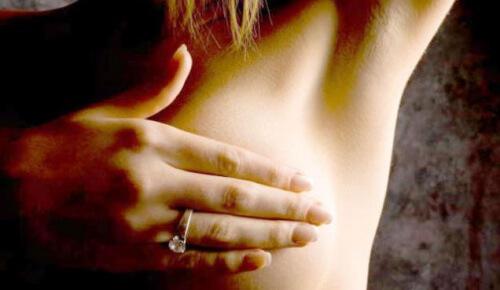 स्तन कैंसर: स्तन के आकार में परिवर्तन