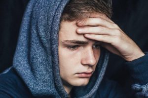 कैसे जानें कि आपका बच्चा ड्रग्स का शिकार है या नहीं