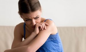 बचपन में प्यार का अभाव बड़े होकर नाराज़गी का रूप धारण कर सकता है