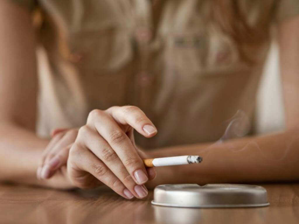 जल्दी बुढ़ापा लाने वाली आदतें - धूम्रपान 