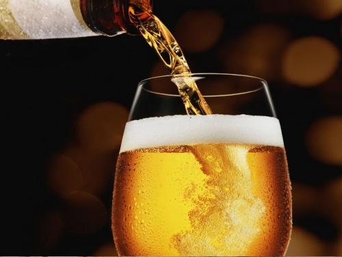 सीमित मात्रा में बियर पीने के 9 शानदार फायदे  