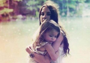 हाइपर पेरेंटिंग: अपने बच्चों की हद से ज़्यादा परवाह करना भी खराब होता है