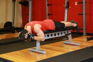 गर्दन की मांसपेशियों: बेंच एक्सरसाइज