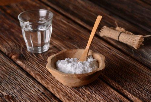 pH लेवल: बेकिंग सोडा और पानी(Baking soda and water)