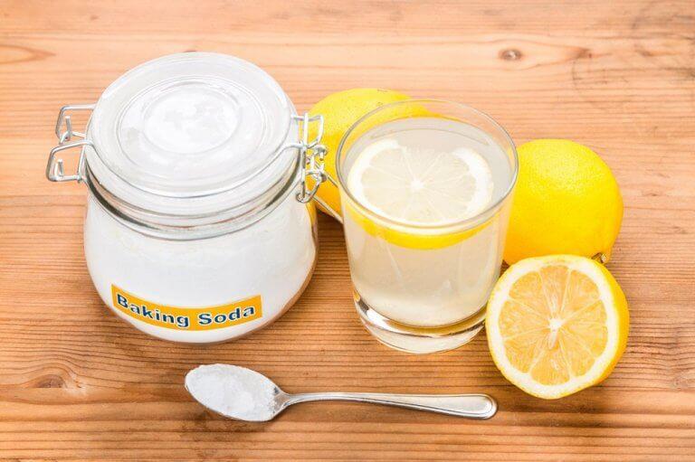 pH लेवल: बेकिंग सोडा और नींबू (Baking soda and lemon)