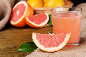कोलेस्ट्रॉल लेवेल्स संतुलित करने के लिए ग्रेपफ्रूट