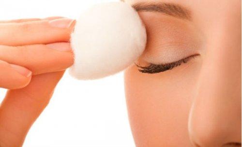 आई स्टाई क्यों बनती हैं