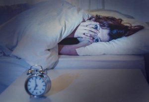 नींद की कमी से परेशान लोगों के लिए मददगार टिप्स