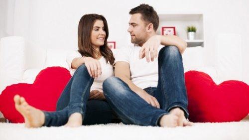 रिश्ते को सुरक्षित रखने के लिए एक-दूसरे से बातें करें