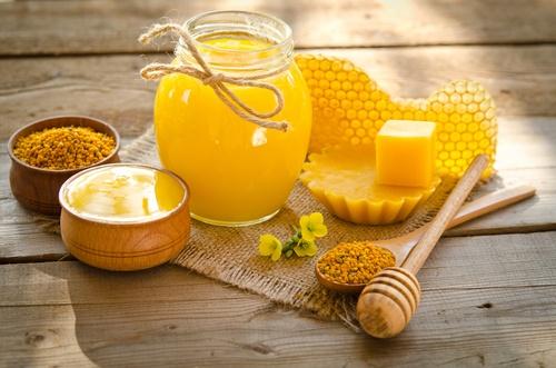 होममेड क्रीम : मधुमोम (beeswax) के फायदे 