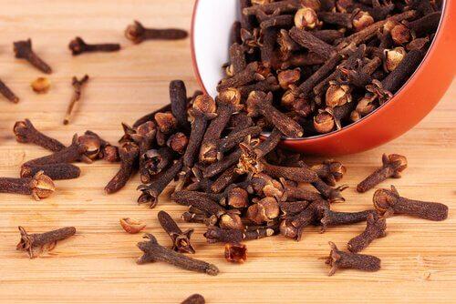 लाल लौंग (Red cloves)