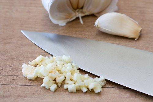 घरेलू मक्खियों से छुटकारा : लहसुन (Garlic)