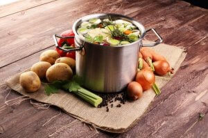 अंडर आई बैग्स : किडनी ट्रीटमेंट