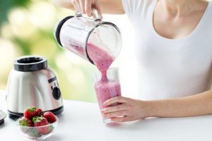 4 स्मूदी: अपनी कमर को ट्रिम करने के लिए
