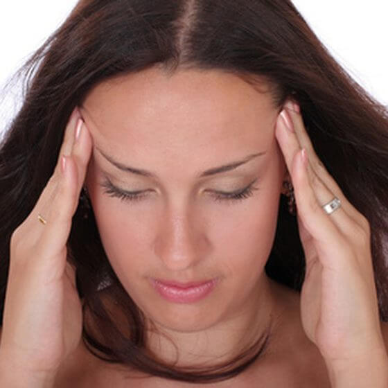 आँख फड़कने के लक्षण