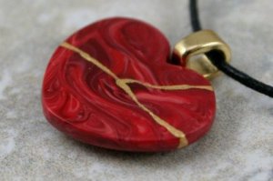 सुन्दर जापानी शब्द : कीनत्सूकूरॉय (Kintsukuroi)