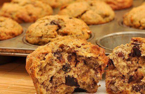 1. ओट मफिन्स (Oat Muffins)
