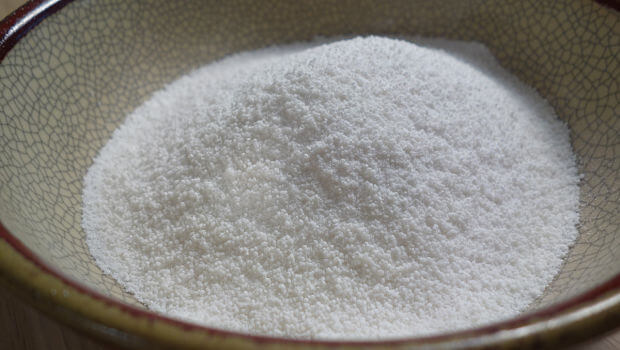 फटी एड़ियाँ और चावल के आटे वाला घरेलू उपाय