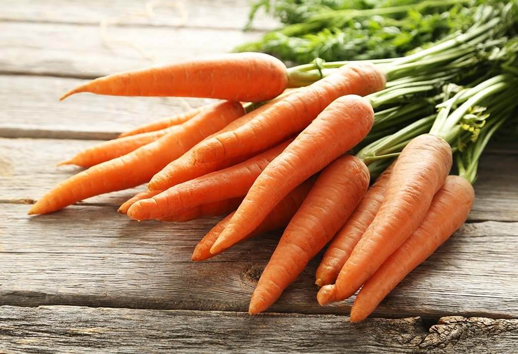 गाजर और शहद की मदद से कसी हुई त्वचा पाएं