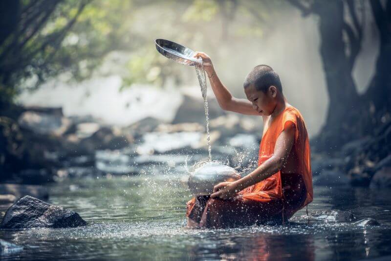 बौद्ध सिद्धांतों में प्यार और धीरज को बहुत तवज्जो दी गई है