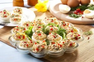 हैम के साथ ऑ ग्रैटिन डेविल्ड एग Au gratin deviled eggs with ham