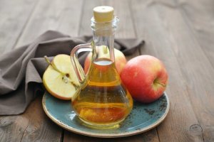 सेव के रस का सिरका : टिनिटस के लिए घरेलूऔषधी