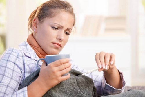 बुखार से पीड़ित महिला