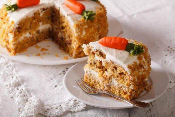 जानें कैसे बनता है स्वादिष्ट फैट फ्री, बिना अंडे वाला वीगन कैरट केक