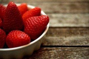 आँखों की सेहत : स्ट्रॉबेरीज (Strawberries)
