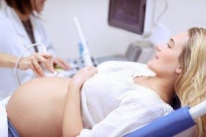 लेबर इन्डकशन क्या है और इसे कैसे किया जाता है?