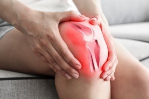 ऑस्टियोआर्थराइटिस से क्यों होता है घुटने में दर्द?