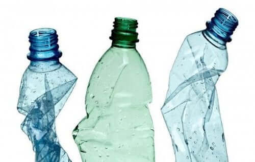 12 दिलचस्प तरीके : प्लास्टिक की बोतलों को दोबारा इस्तेमाल करें