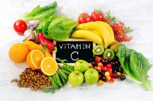 त्विवचा को 40 की उम्र : विटामिन C और E की अपनी खुराक बढ़ाएँ