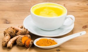 डिटॉक्स करने के लिए स्पाइस टी : हल्दी