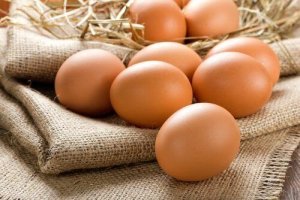 खाद्य जो आँखों की मैक्युलर डीजेनेरेशन को रोकते हैं : अंडे