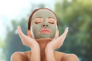 रूखी त्वचा के लिए क्ले, एक नेचुरल मॉइस्चराइजर