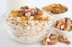 इर्रिटेबल बॉवेल सिंड्रोम में फाइबर की संतुलित मात्रा खाएं