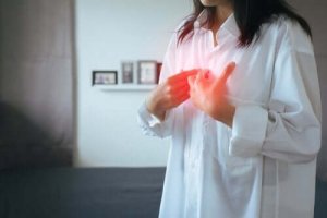 गैस्ट्रोओसोफेगल रिफ्लक्स रोग (GERD) : लक्षण और उपचार