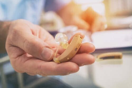 कान की ख़राबी : लक्षण और इलाज