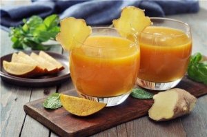 कोलन की सफ़ाई : एलोवेरा और आम