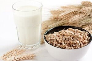 ओट्स और पानी से बना नेचुरल फेशियल