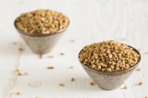 पतले बालों के लिए मेथी दाना