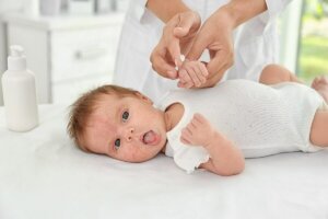 नवजात शिशु की त्वचा : स्वच्छता
